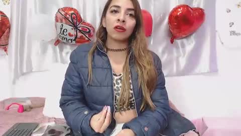 Snapshot of amelie01bronw chatting on February 2025 09:25:02 PM amelie brown online show from February 2025 09:25:02 PM