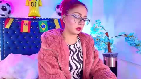 Snapshot of amelie_adamsx chatting on July 2026 11:13:01 AM Amelie online show from July 2026 11:13:01 AM