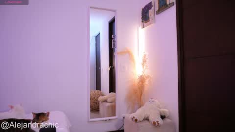 Alejandra  online show from April 2026 11:32:02 PM