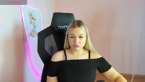 Snapshot of ameliepeach chatting on August 2026 08:02:02 AM Amelie online show from August 2026 08:02:02 AM