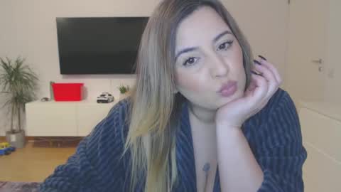 ameliesander online show from December 2024 03:05:02 AM