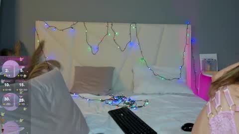 Snapshot of ameliia_castro chatting on December 2024 09:17:01 AM Ameliia castro online show from December 2024 09:17:01 AM
