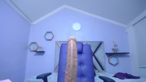 Amell Thomson online show from December 2024 02:28:02 PM