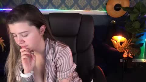 amellymillyy online show from November 2025 08:03:01 PM