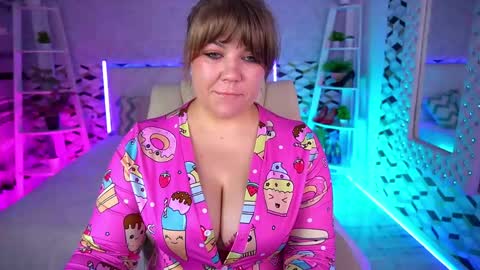 Snapshot of amellywhite chatting on June 2026 01:02:02 PM Alina online show from June 2026 01:02:02 PM