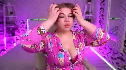 Snapshot of amellywhite chatting on June 2026 01:32:02 PM Alina online show from June 2026 01:32:02 PM