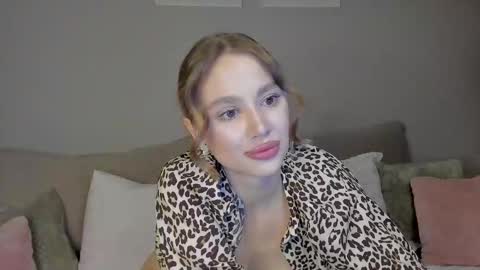 Snapshot of amelydoll18 chatting on September 2025 04:29:02 PM Stefa online show from September 2025 04:29:02 PM