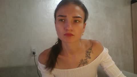 Julia  online show from September 2025 10:26:02 AM