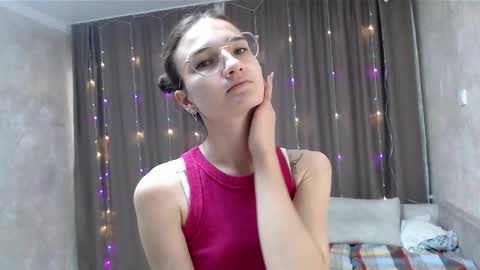 Julia  online show from December 2025 08:56:02 AM