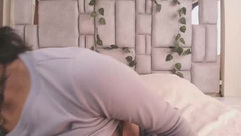      online show from December 2025 06:49:01 PM