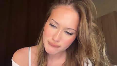 ami_amora online show from November 2025 07:01:02 PM