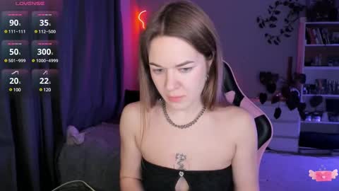 Snapshot of ami_amour_ chatting on February 2025 07:59:02 PM Hi-hi I am Kate welcome to my sexy room online show from February 2025 07:59:02 PM