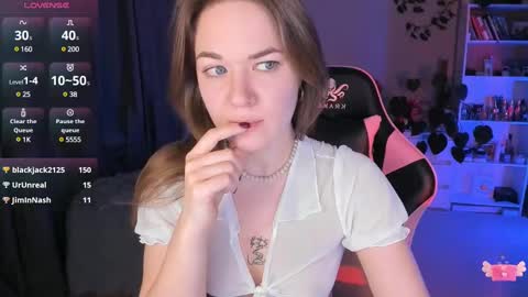 Snapshot of ami_amour_ chatting on March 2025 06:52:01 PM Hi-hi I am Kate welcome to my sexy room online show from March 2025 06:52:01 PM
