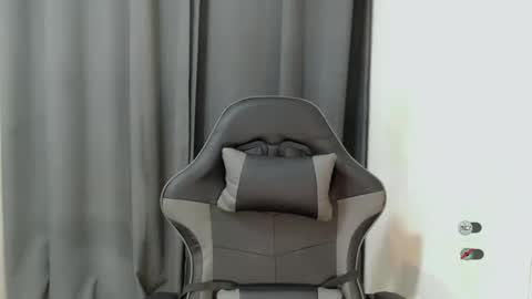 Snapshot of ami_lewis chatting on January 2025 04:44:02 AM JOANNA online show from January 2025 04:44:02 AM