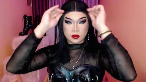 Queen Mireska online show from October 2025 12:36:02 PM