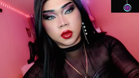 Queen Mireska online show from November 2025 06:07:02 PM