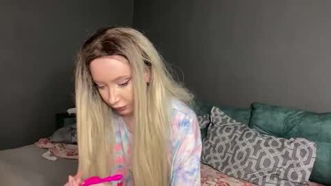 Ami Air online show from October 2025 03:33:02 PM