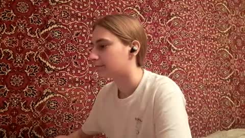 Iveta online show from September 2025 07:03:02 PM