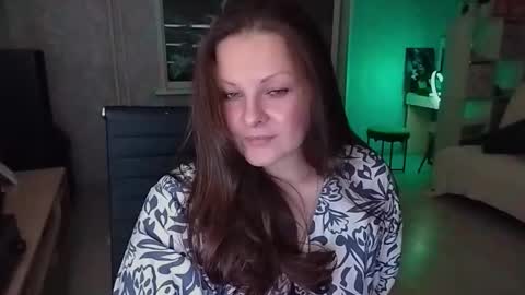 Mila online show from November 2025 08:30:02 PM