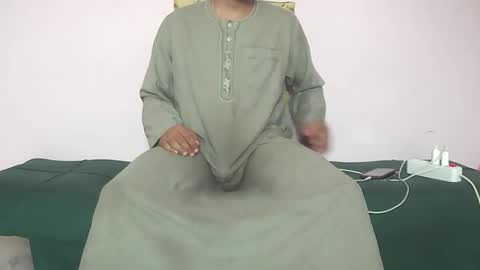 Amir online show from November 2025 09:32:01 AM