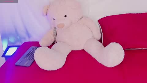 amira_princesswc online show from April 2026 07:38:02 PM