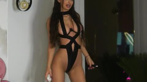 Amiraveyl online show from October 2025 01:16:02 AM