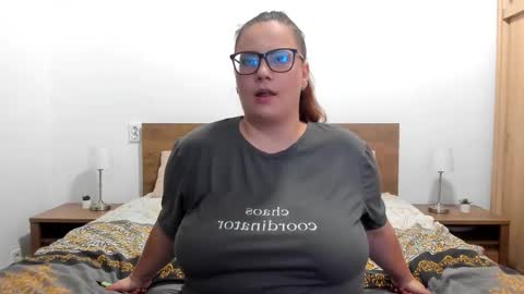 Amira Vyxen online show from September 2025 01:32:02 AM