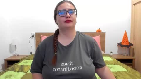 Amira Vyxen online show from November 2025 09:13:02 PM