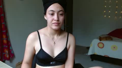 amitlu_ online show from February 2025 06:37:01 PM