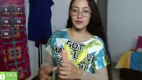 amitlu_ online show from November 2025 12:11:02 AM