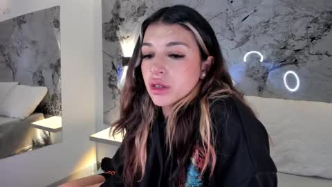 Snapshot of ammy_camm chatting on December 2024 03:20:01 AM Ammy  online show from December 2024 03:20:01 AM