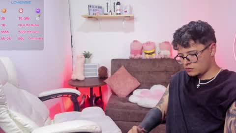 Snapshot of ammy_n_tyler chatting on February 2025 02:36:02 AM ammy and thyler online show from February 2025 02:36:02 AM