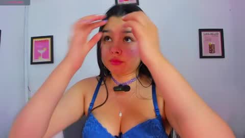 Snapshot of ammy_v chatting on April 2026 12:22:01 PM Lu online show from April 2026 12:22:01 PM