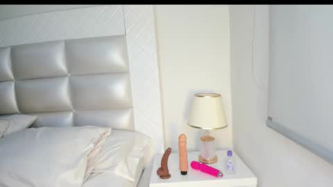    online show from September 2025 02:44:01 AM