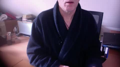 Amor2200 online show from February 2026 12:00:01 PM