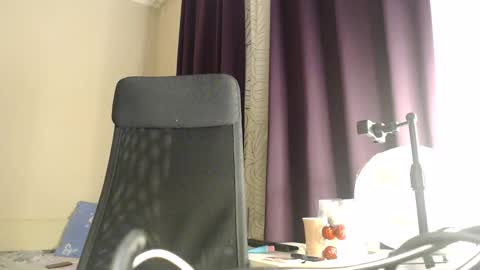 Snapshot of amoremeoww chatting on December 2024 06:05:02 PM miss unforgettable online show from December 2024 06:05:02 PM