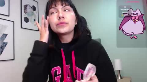 Amy 3 online show from October 2025 04:05:01 AM