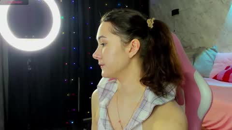 Amy follow me  online show from March 2026 01:11:01 AM