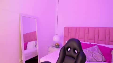 Aleja   online show from January 2026 01:33:01 AM