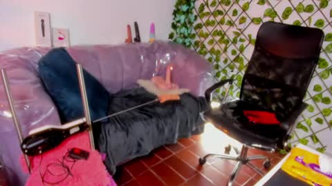 Snapshot of amy_hoy69 chatting on May 2026 04:10:02 AM Amy Hoy69 online show from May 2026 04:10:02 AM