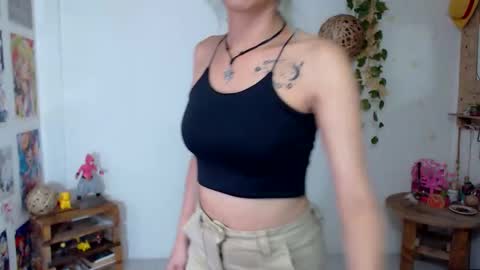 Snapshot of amy_mur chatting on September 2025 06:30:02 PM amy mur online show from September 2025 06:30:02 PM
