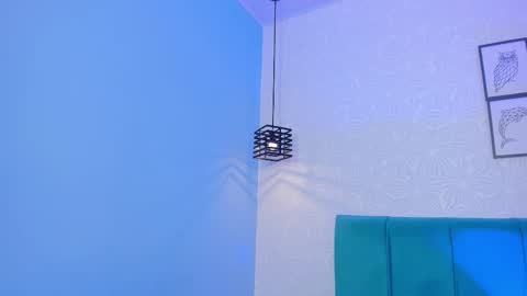 amy_saenz_ online show from September 2025 04:51:02 PM