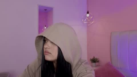 amy_saenz_ online show from September 2025 09:42:02 AM