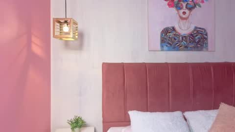 amy_saenz_ online show from October 2025 09:45:01 PM