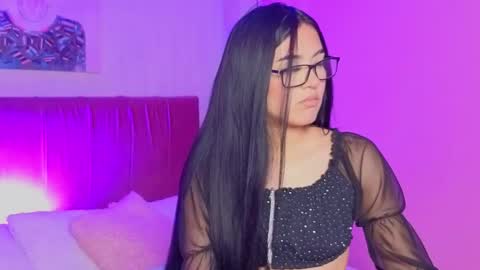 amy_saenz_ online show from October 2025 10:51:02 PM