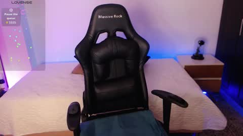 Snapshot of amy_stiward chatting on November 2025 10:09:02 PM Mia Cristancho online show from November 2025 10:09:02 PM