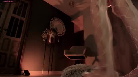 Amy Armstrong online show from February 2025 02:59:01 AM