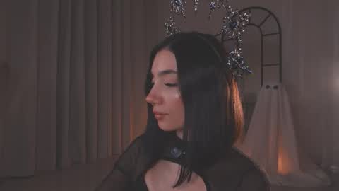 Amy Armstrong online show from October 2025 12:43:02 AM