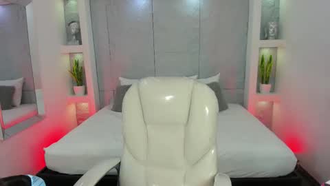 amy online show from December 2025 11:37:01 AM