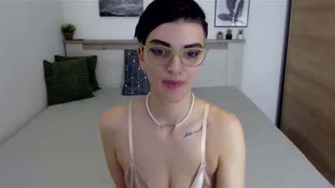 Hi there guys  My pleasure in your hands  pvt is open online show from December 2024 11:14:01 AM